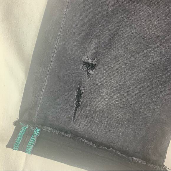 LuLaRoe women's size 28 Black Jean Shorts slimming denim Rolled Hems Bermuda - Picture 4 of 9